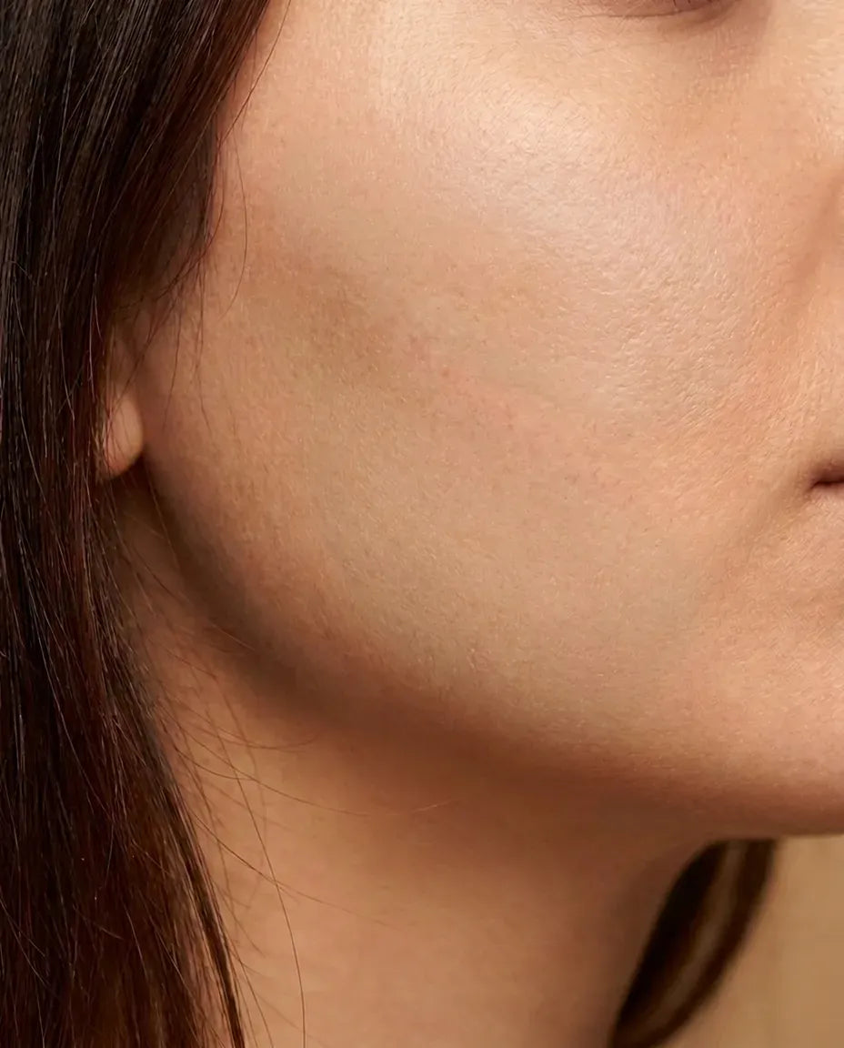 Adapts to skin tone